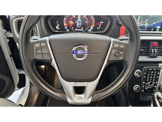 Volvo V40 D2 R-Design Momentum Auto 88 kW (120 CV)