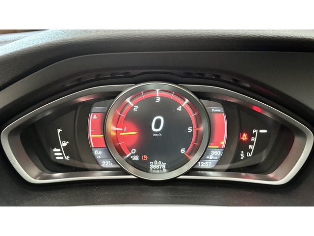 Volvo V40 D2 R-Design Momentum Auto 88 kW (120 CV)