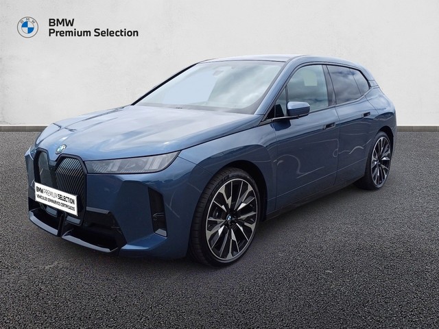 BMW iX xDrive45 color Azul. Año 2025. 300KW(408CV). Eléctrico. En concesionario Marmotor de Las Palmas