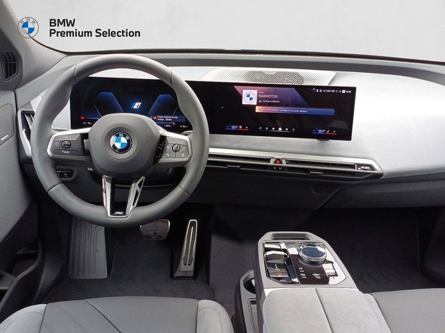 BMW iX xDrive45 color Azul. Año 2025. 300KW(408CV). Eléctrico. En concesionario Marmotor de Las Palmas