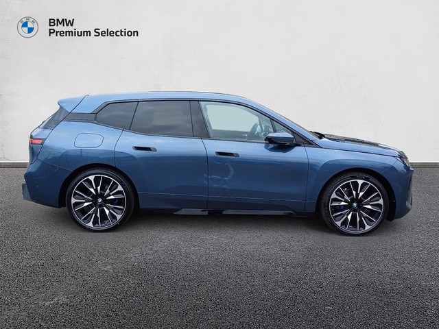 BMW iX xDrive45 color Azul. Año 2025. 300KW(408CV). Eléctrico. En concesionario Marmotor de Las Palmas
