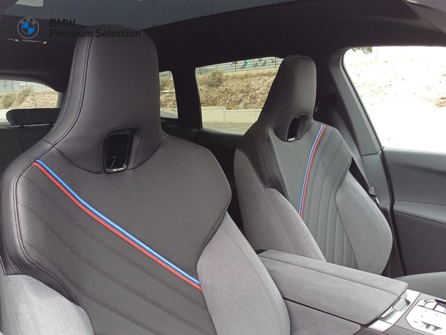 BMW iX xDrive45 color Azul. Año 2025. 300KW(408CV). Eléctrico. En concesionario Marmotor de Las Palmas