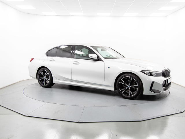 BMW Serie 3 320d color Blanco. Año 2024. 140KW(190CV). Diésel. En concesionario Móvil Begar Alicante de Alicante