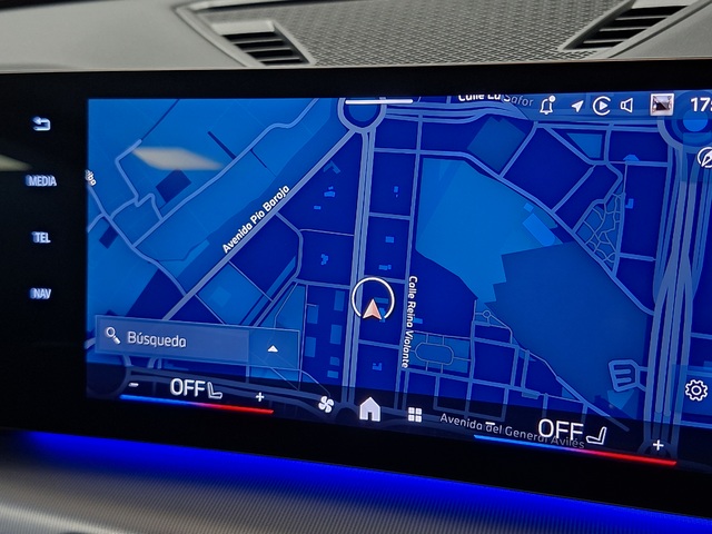 BMW iX1 eDrive20 color Negro. Año 2025. 150KW(204CV). Eléctrico. En concesionario Automoviles Bertolin, S.L. de Valencia