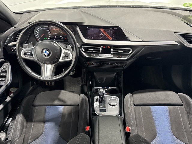 BMW Serie 1 118d color Blanco. Año 2021. 110KW(150CV). Diésel. En concesionario Auto Premier, S.A. - MADRID de Madrid