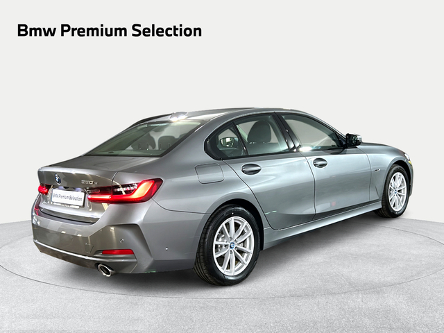 BMW Serie 3 320e color Gris. Año 2024. 150KW(204CV). Híbrido Electro/Gasolina. En concesionario San Pablo Motor | Su Eminencia de Sevilla
