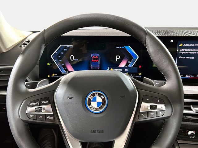 BMW Serie 3 320e color Gris. Año 2024. 150KW(204CV). Híbrido Electro/Gasolina. En concesionario San Pablo Motor | Su Eminencia de Sevilla