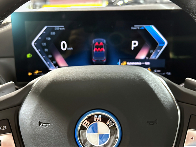 BMW Serie 3 320e color Gris. Año 2024. 150KW(204CV). Híbrido Electro/Gasolina. En concesionario San Pablo Motor | Su Eminencia de Sevilla