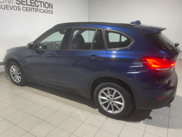 BMW X1 xDrive18d color Azul. Año 2021. 110KW(150CV). Diésel. En concesionario Hispamovil, Orihuela de Alicante