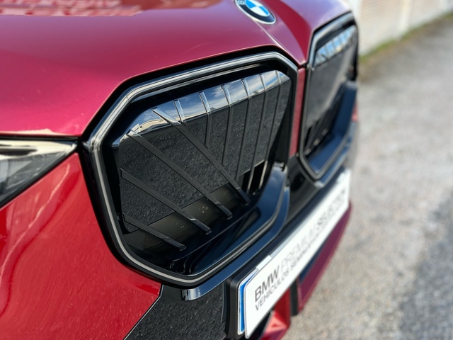 BMW X3 xDrive20d color Rojo. Año 2025. 145KW(197CV). Diésel. En concesionario Celtamotor Vigo de Pontevedra