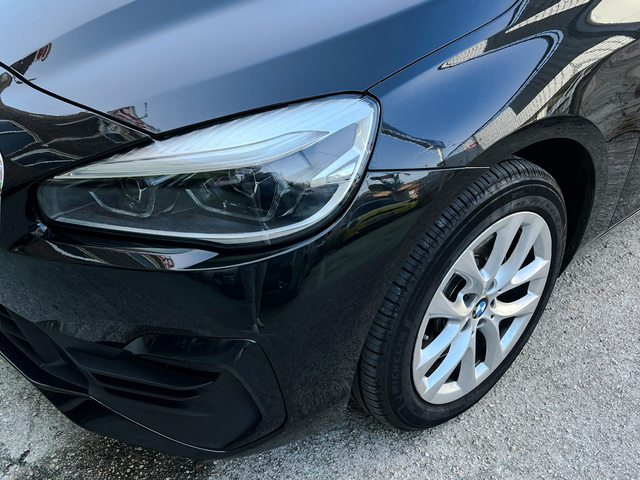 BMW Serie 2 218d Gran Tourer color Negro. Año 2020. 110KW(150CV). Diésel. En concesionario Celtamotor Vigo de Pontevedra