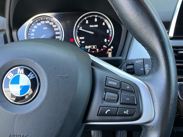 BMW Serie 2 218d Gran Tourer color Negro. Año 2020. 110KW(150CV). Diésel. En concesionario Celtamotor Vigo de Pontevedra