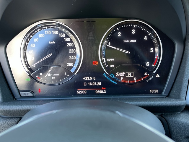 BMW Serie 2 218d Gran Tourer color Negro. Año 2020. 110KW(150CV). Diésel. En concesionario Celtamotor Vigo de Pontevedra