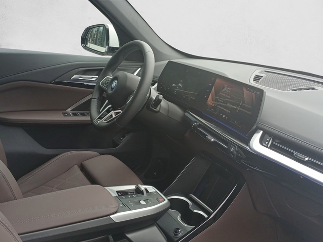 BMW iX1 eDrive20 color Blanco. Año 2025. 150KW(204CV). Eléctrico. En concesionario Enekuri Motor de Vizcaya