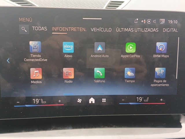 BMW iX1 eDrive20 color Blanco. Año 2025. 150KW(204CV). Eléctrico. En concesionario Enekuri Motor de Vizcaya