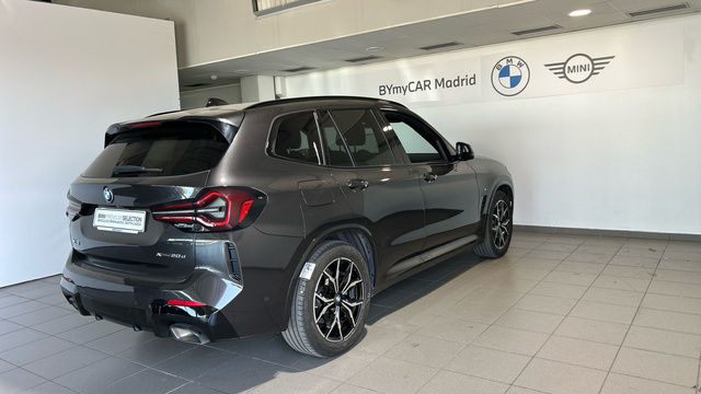 BMW X3 xDrive20d color Gris. Año 2022. 140KW(190CV). Diésel. En concesionario BYmyCAR Madrid - Alcalá de Madrid