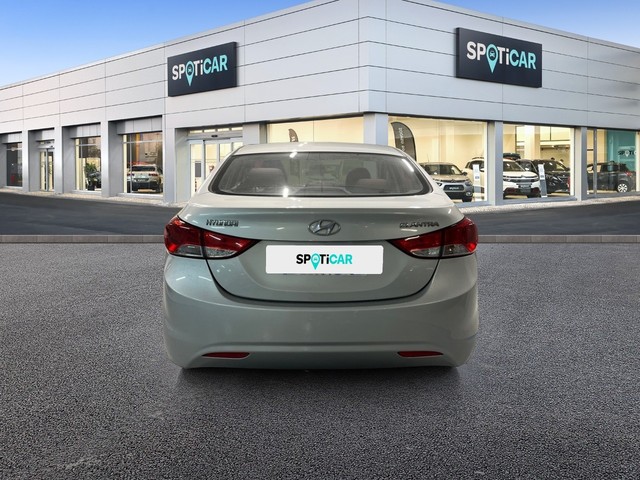 Hyundai Elantra 1.6 MPI Comfort 97 kW (132 CV)