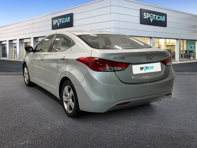 Hyundai Elantra 1.6 MPI Comfort 97 kW (132 CV)