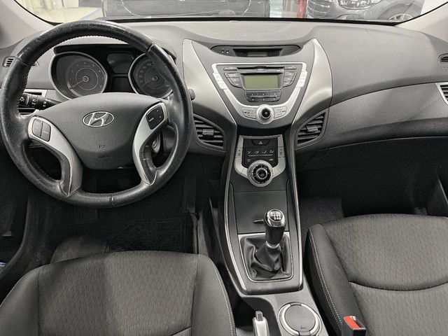 Hyundai Elantra 1.6 MPI Comfort 97 kW (132 CV)