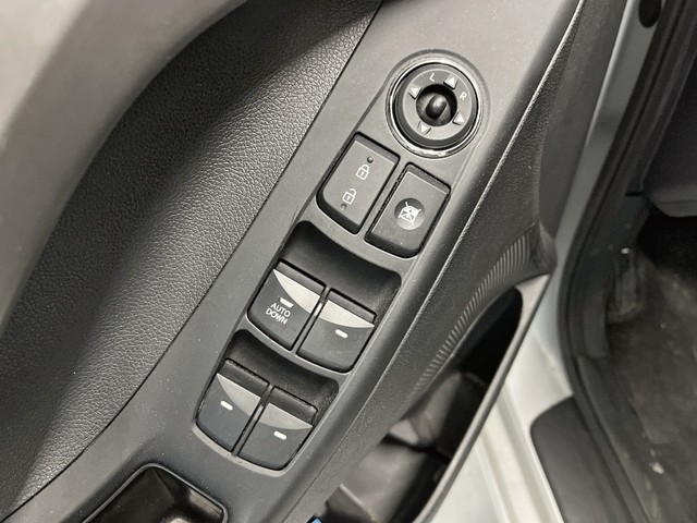 Hyundai Elantra 1.6 MPI Comfort 97 kW (132 CV)