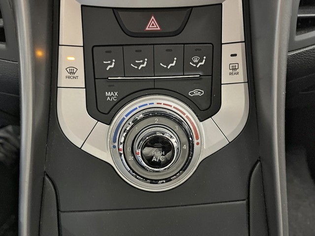 Hyundai Elantra 1.6 MPI Comfort 97 kW (132 CV)