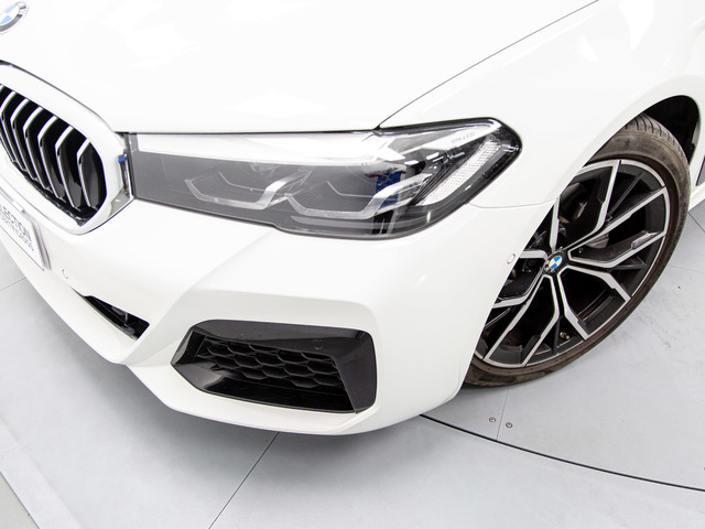 BMW Serie 5 520i color Blanco. Año 2021. 135KW(184CV). Gasolina. En concesionario Móvil Begar Alicante de Alicante