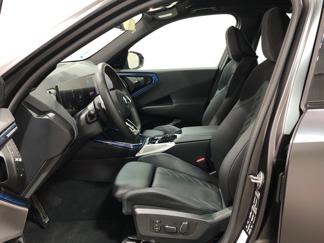 BMW X3 xDrive20d color Gris. Año 2024. 145KW(197CV). Diésel. En concesionario Movilnorte El Plantio de Madrid