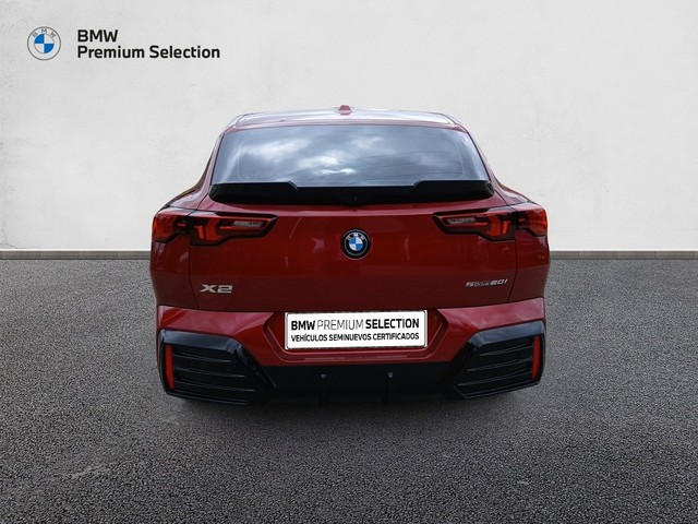 BMW X2 sDrive20i color Rojo. Año 2024. 125KW(170CV). Gasolina. En concesionario Adler Motor S.L. TOLEDO de Toledo