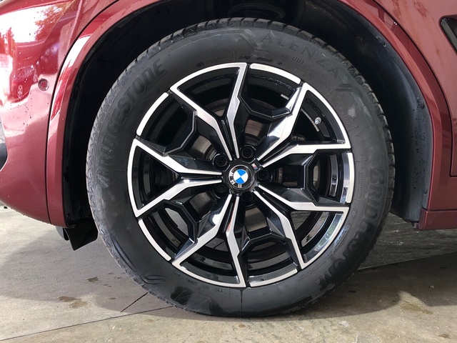 BMW X4 xDrive20d color Rojo. Año 2024. 140KW(190CV). Diésel. En concesionario Movilnorte Las Rozas de Madrid