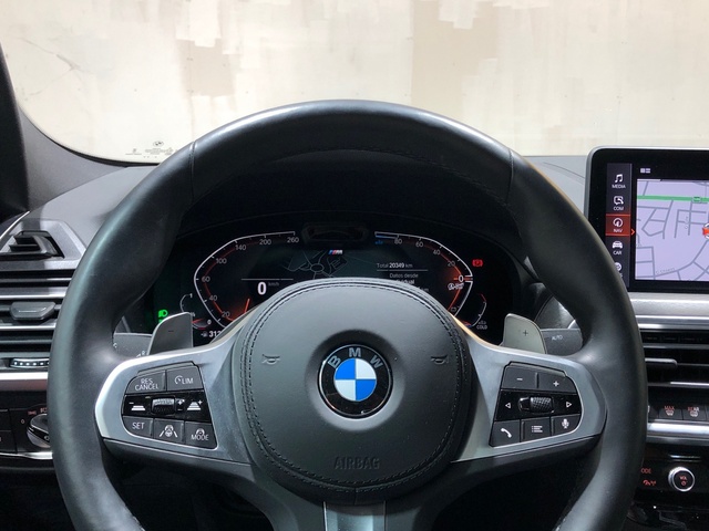 BMW X4 xDrive20d color Rojo. Año 2024. 140KW(190CV). Diésel. En concesionario Movilnorte Las Rozas de Madrid