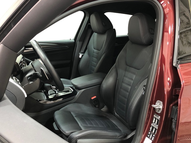 BMW X4 xDrive20d color Rojo. Año 2024. 140KW(190CV). Diésel. En concesionario Movilnorte Las Rozas de Madrid