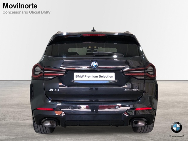 BMW X3 xDrive30e color Negro. Año 2024. 215KW(292CV). Híbrido Electro/Gasolina. En concesionario Movilnorte El Carralero de Madrid