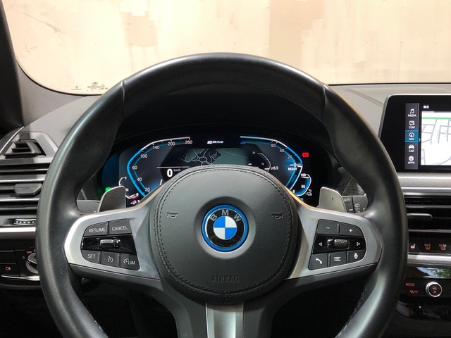 BMW X3 xDrive30e color Negro. Año 2024. 215KW(292CV). Híbrido Electro/Gasolina. En concesionario Movilnorte El Carralero de Madrid