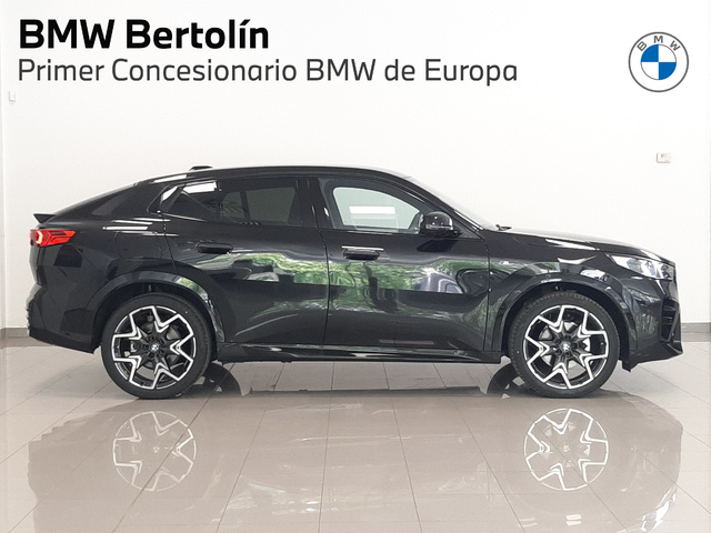 BMW X2 sDrive18d color Negro. Año 2025. 110KW(150CV). Diésel. En concesionario Automoviles Bertolin S.L. de Valencia