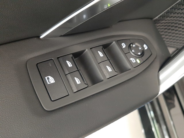 BMW X2 sDrive18d color Negro. Año 2025. 110KW(150CV). Diésel. En concesionario Automoviles Bertolin S.L. de Valencia
