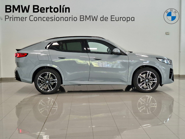 BMW X2 sDrive20d color Gris. Año 2025. 120KW(163CV). Diésel. En concesionario Automoviles Bertolin S.L. de Valencia