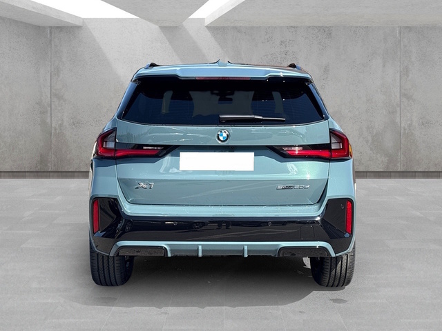 BMW X1 sDrive20d color Verde. Año 2025. 120KW(163CV). Diésel. En concesionario BMW Avilcar Ávila de Ávila