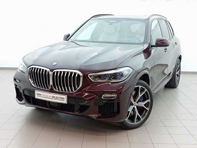 BMW X5 xDrive30d color Violeta. Año 2020. 195KW(265CV). Diésel. En concesionario Augusta Aragon S.A. de Zaragoza