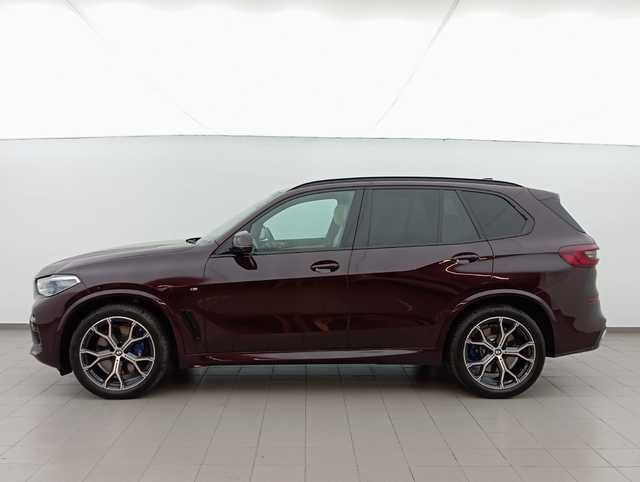 BMW X5 xDrive30d color Violeta. Año 2020. 195KW(265CV). Diésel. En concesionario Augusta Aragon S.A. de Zaragoza