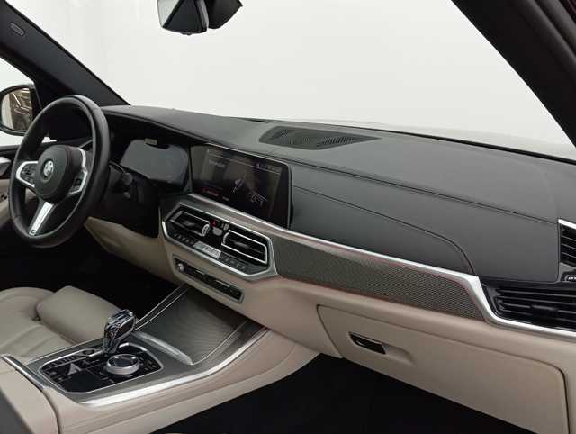 BMW X5 xDrive30d color Violeta. Año 2020. 195KW(265CV). Diésel. En concesionario Augusta Aragon S.A. de Zaragoza