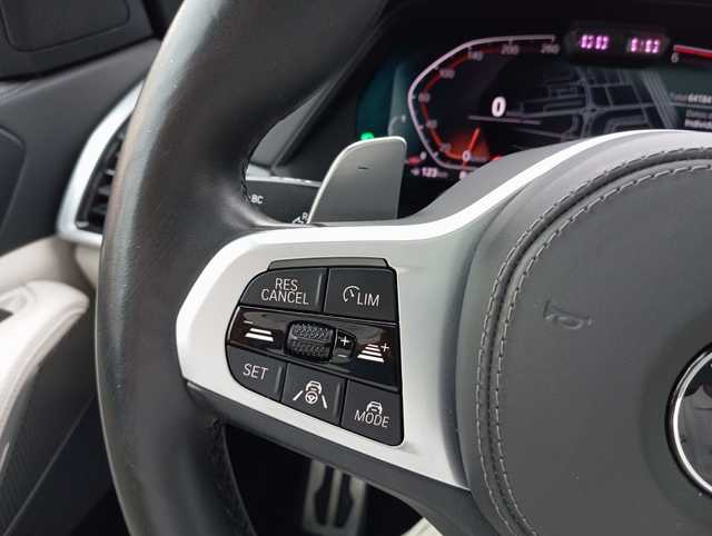 BMW X5 xDrive30d color Violeta. Año 2020. 195KW(265CV). Diésel. En concesionario Augusta Aragon S.A. de Zaragoza