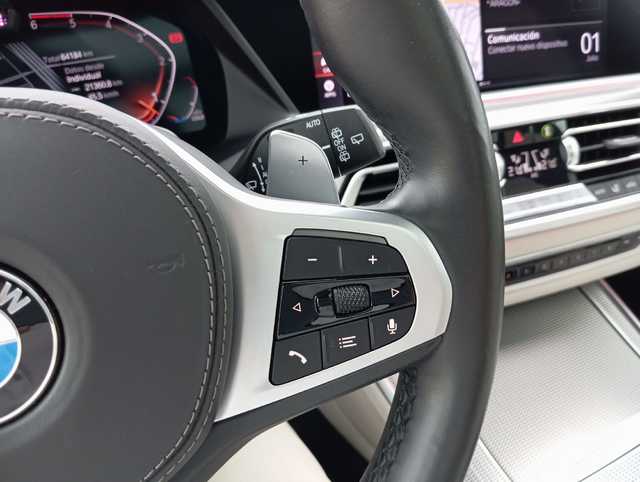 BMW X5 xDrive30d color Violeta. Año 2020. 195KW(265CV). Diésel. En concesionario Augusta Aragon S.A. de Zaragoza