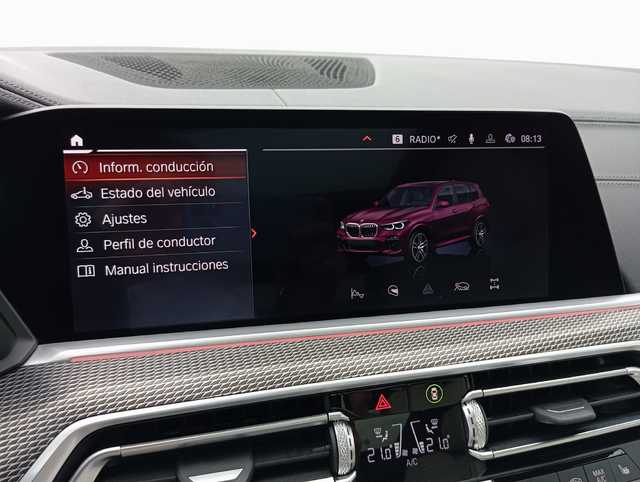 BMW X5 xDrive30d color Violeta. Año 2020. 195KW(265CV). Diésel. En concesionario Augusta Aragon S.A. de Zaragoza