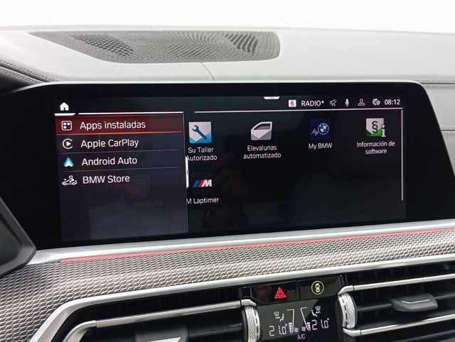 BMW X5 xDrive30d color Violeta. Año 2020. 195KW(265CV). Diésel. En concesionario Augusta Aragon S.A. de Zaragoza
