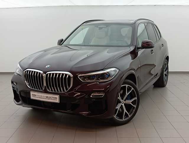 BMW X5 xDrive30d color Violeta. Año 2020. 195KW(265CV). Diésel. En concesionario Augusta Aragon S.A. de Zaragoza
