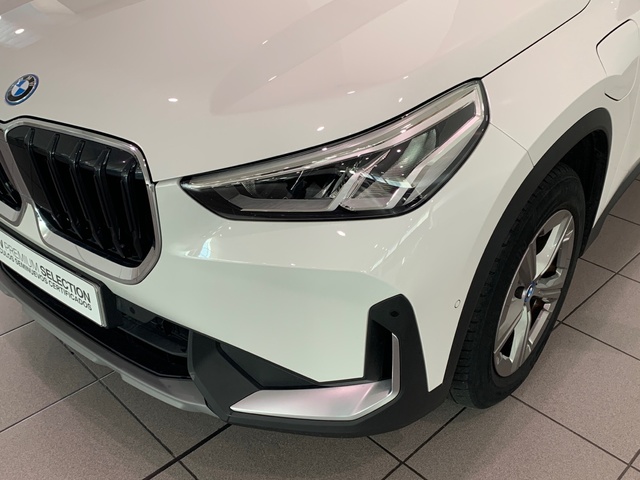 BMW X1 xDrive25e color Blanco. Año 2024. 180KW(245CV). Híbrido Electro/Gasolina. En concesionario Celtamotor Lalín de Pontevedra