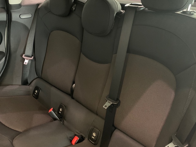 fotoG 8 del MINI MINI 5 Puertas Cooper 100 kW (136 CV) 136cv Gasolina del 2019 en Pontevedra