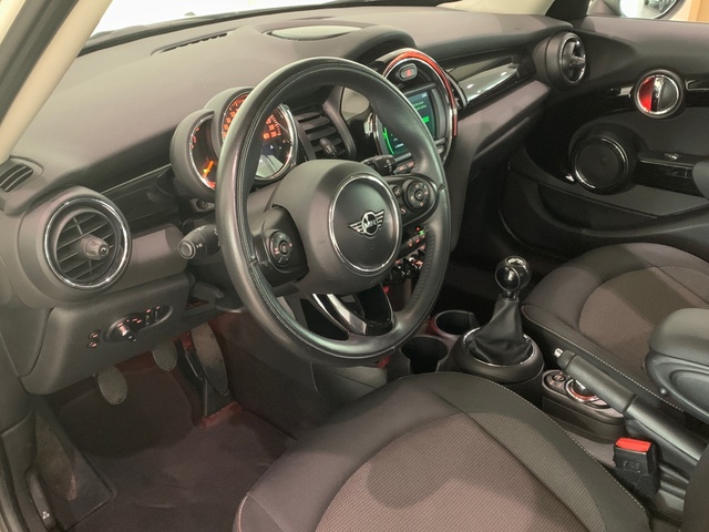 fotoG 10 del MINI MINI 5 Puertas Cooper 100 kW (136 CV) 136cv Gasolina del 2019 en Pontevedra