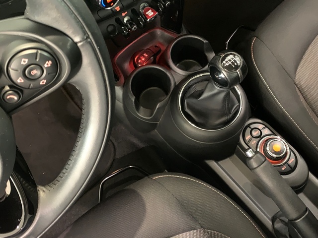 fotoG 16 del MINI MINI 5 Puertas Cooper 100 kW (136 CV) 136cv Gasolina del 2019 en Pontevedra