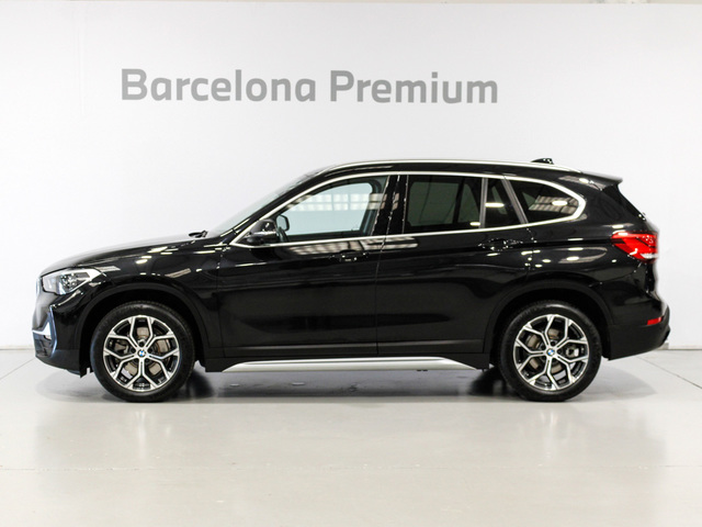 BMW X1 xDrive25d color Negro. Año 2021. 170KW(231CV). Diésel. En concesionario Barcelona Premium -- GRAN VIA de Barcelona